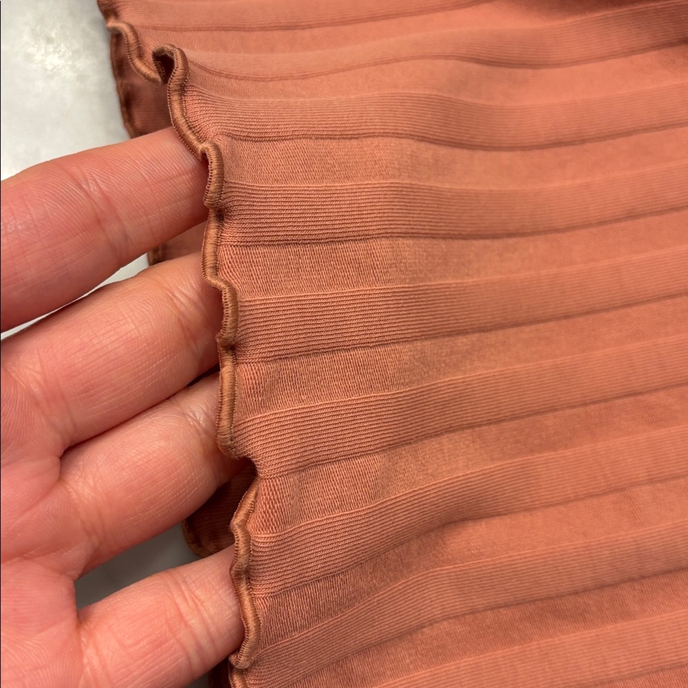 Offline by Aerie OG Groove Crop Top in Tea Rose, size Small, NWT - Picture 5 of 9